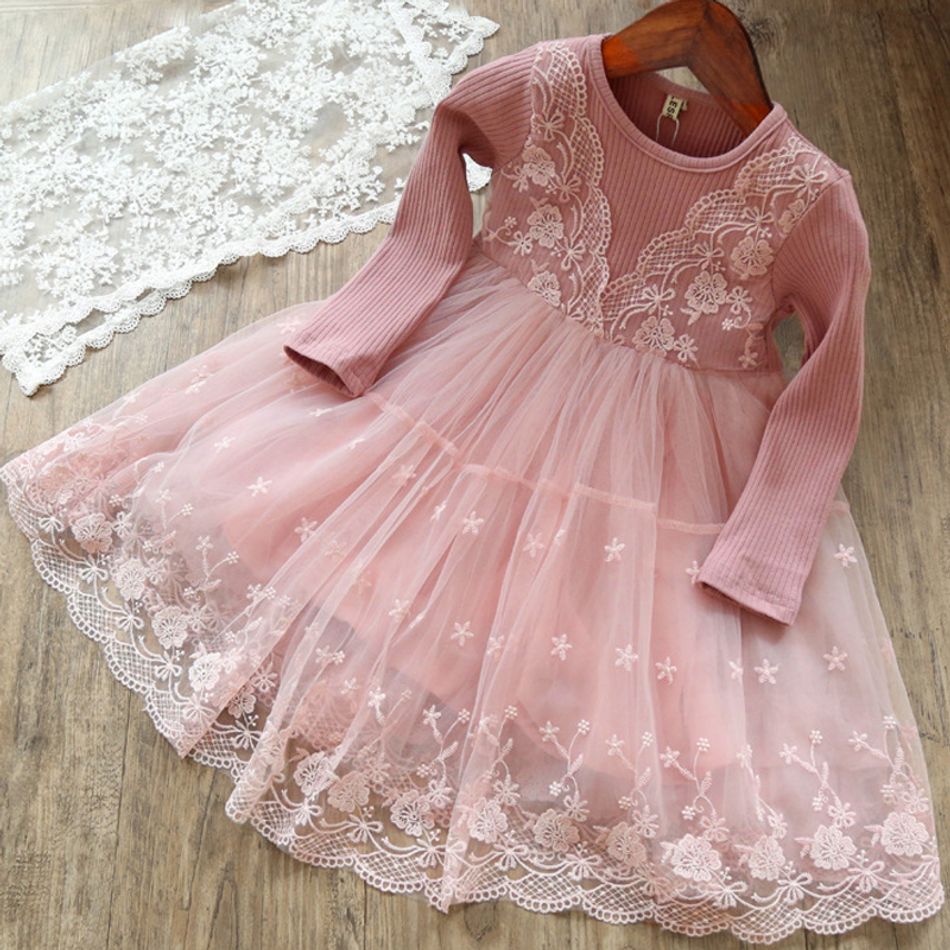 Красивое кружевное платье для девочки